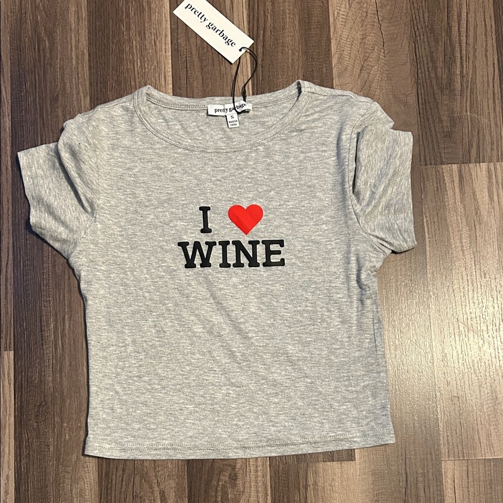 Pretty Garbage Gray 'I ♥ WINE' Crop Tee